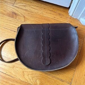 COLLECTIBLE Clare V Crossbody Bag- unique scallop style! PLEASE READ NOTE!